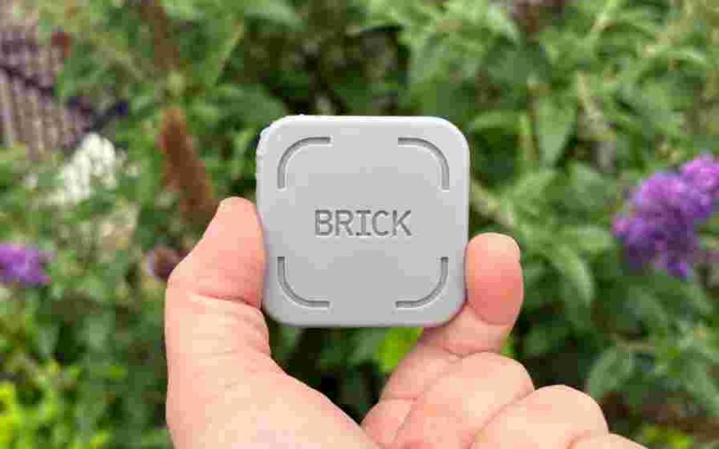 Brick Gadget Helps Users Reduce Screen Time With a Simple Physical Lock